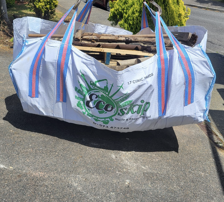 How Skip Hire Helps to Simplify Waste Disposal For Domestic and Commercial Premises?